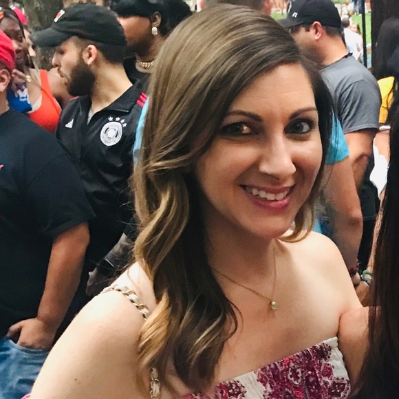 nicolelross